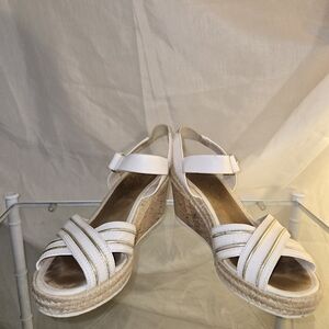 Tommy Bahama platform sandals size 9